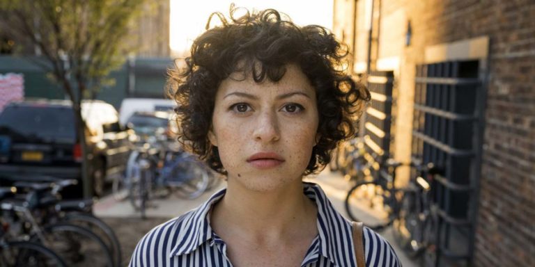 Search Party, une série de Sarah-Violet Bliss, Charles Rogers et Michael Showalter : Critique