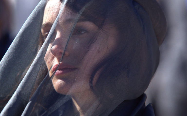 Musique Jackie: l&rsquo;orchestration raffinée et tragique de Mica Levi