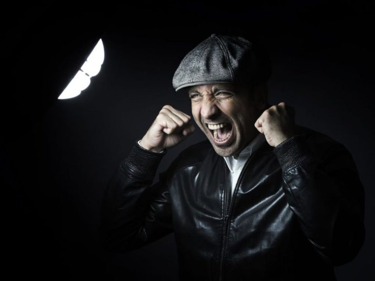 Paix à leurs armes : Abdel Raouf Dafri développe une mini-série sur le fondamentalisme pour Arte
