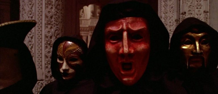 Eyes Wide Shut, film culte des complotistes ?
