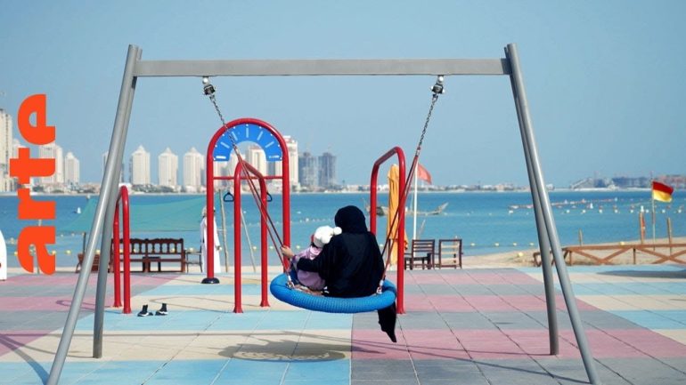 Qatar, une dynastie à la conquête du monde : le documentaire sur le toit (du monde)