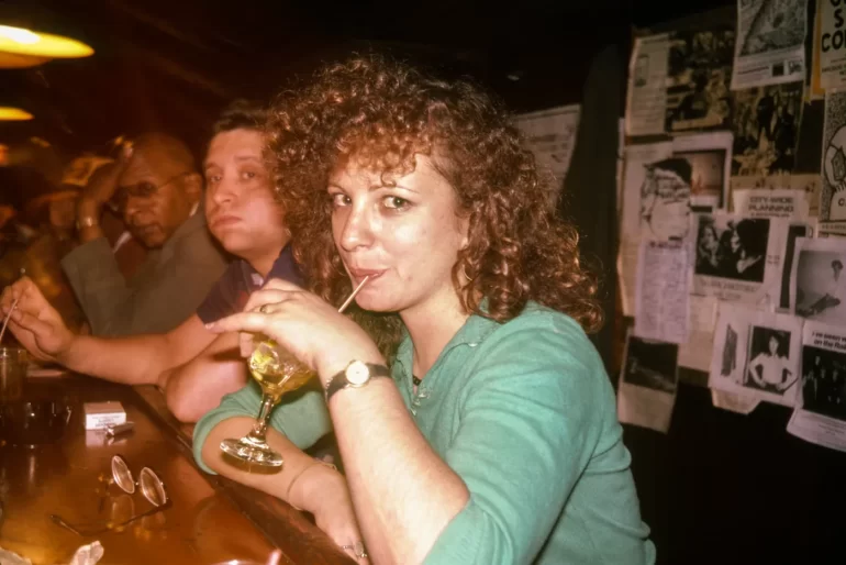 Toute la beauté et le sang versé : portrait intime de Nan Goldin